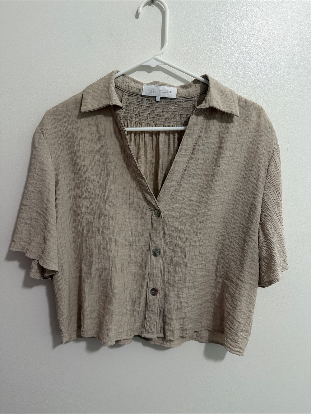 Zara Tan Crinkled Cropped Button Down Short Sleeve Blouse Collar Womens Small